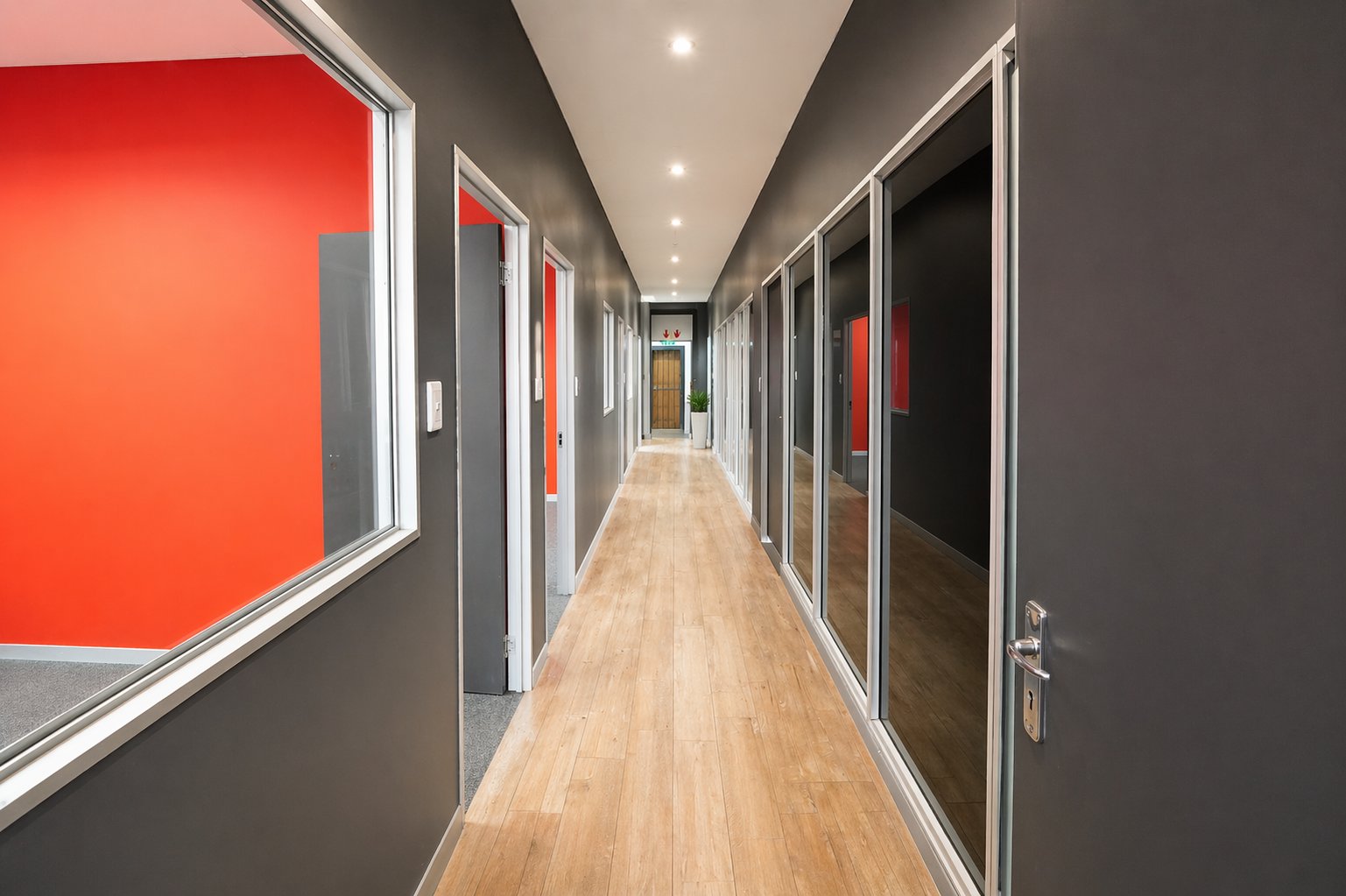 265 m² First Floor Office Suite To Let at Promenade Shopping Centre | Suite 35 | Established Mbombela CBD Workspace photo 9