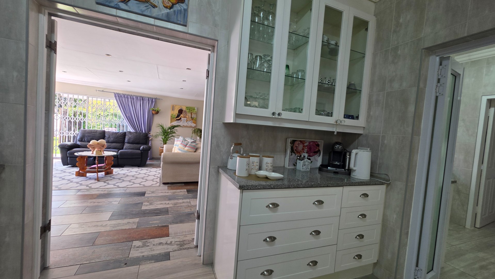 ENTERTAINMENT AREA ATTATCHED TO KITCHEN