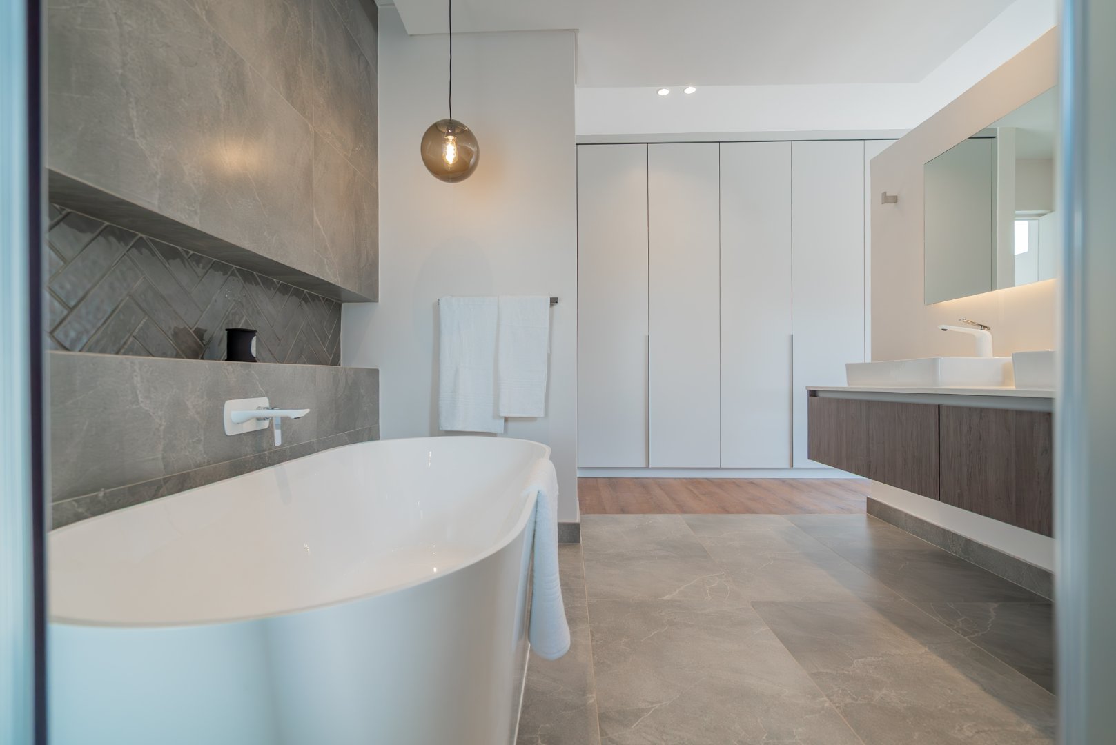 Fully Furnished Brand-new 3-Bed Luxury Rental