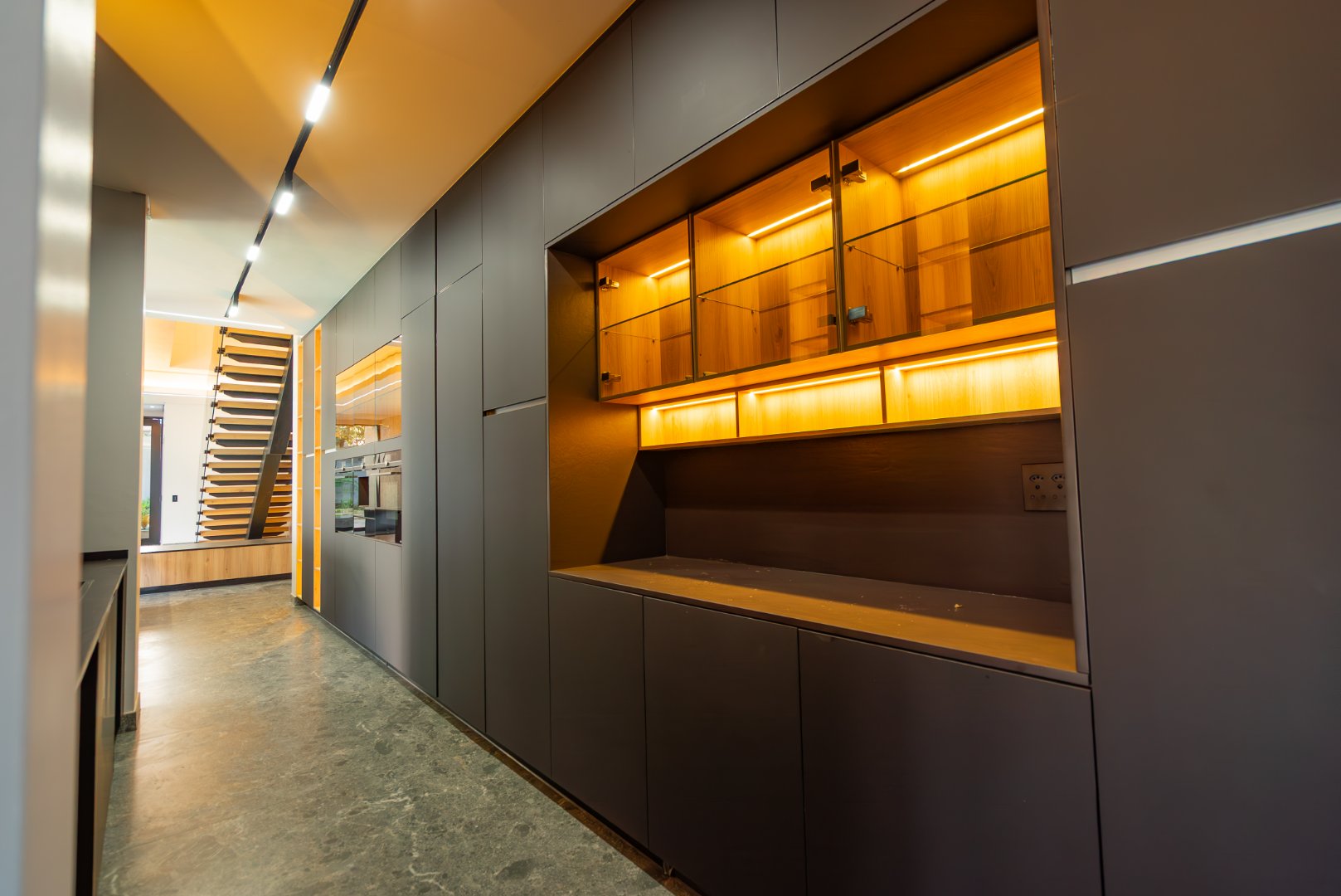 Ultra Exclusive Hyde Park Cluster Living Move In Ready Luxury Residence
