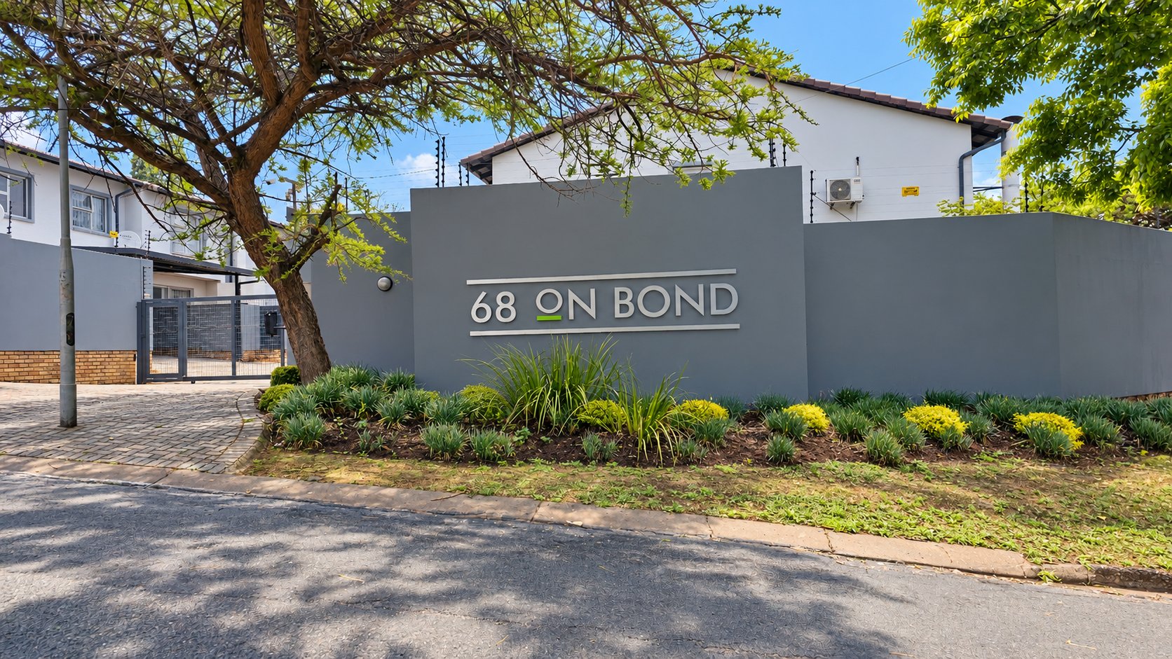 3-Bedroom Duplex | A Comfortable Home for the Professional
