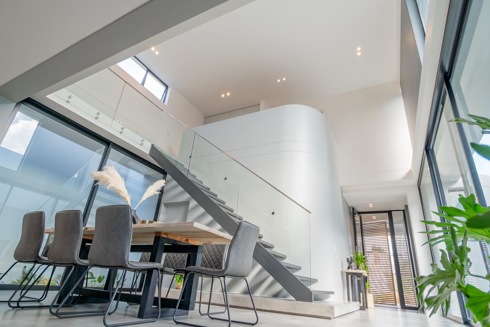 Fully Furnished Brand-new 3-Bed Luxury Rental