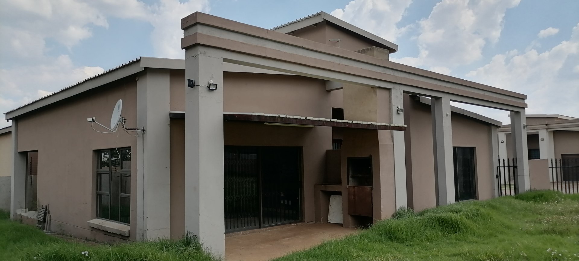 Neat Townhouse in Secure Complex