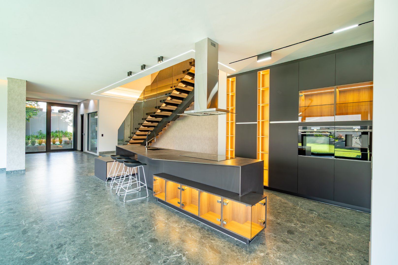 Ultra Exclusive Hyde Park Cluster Living Move In Ready Luxury Residence