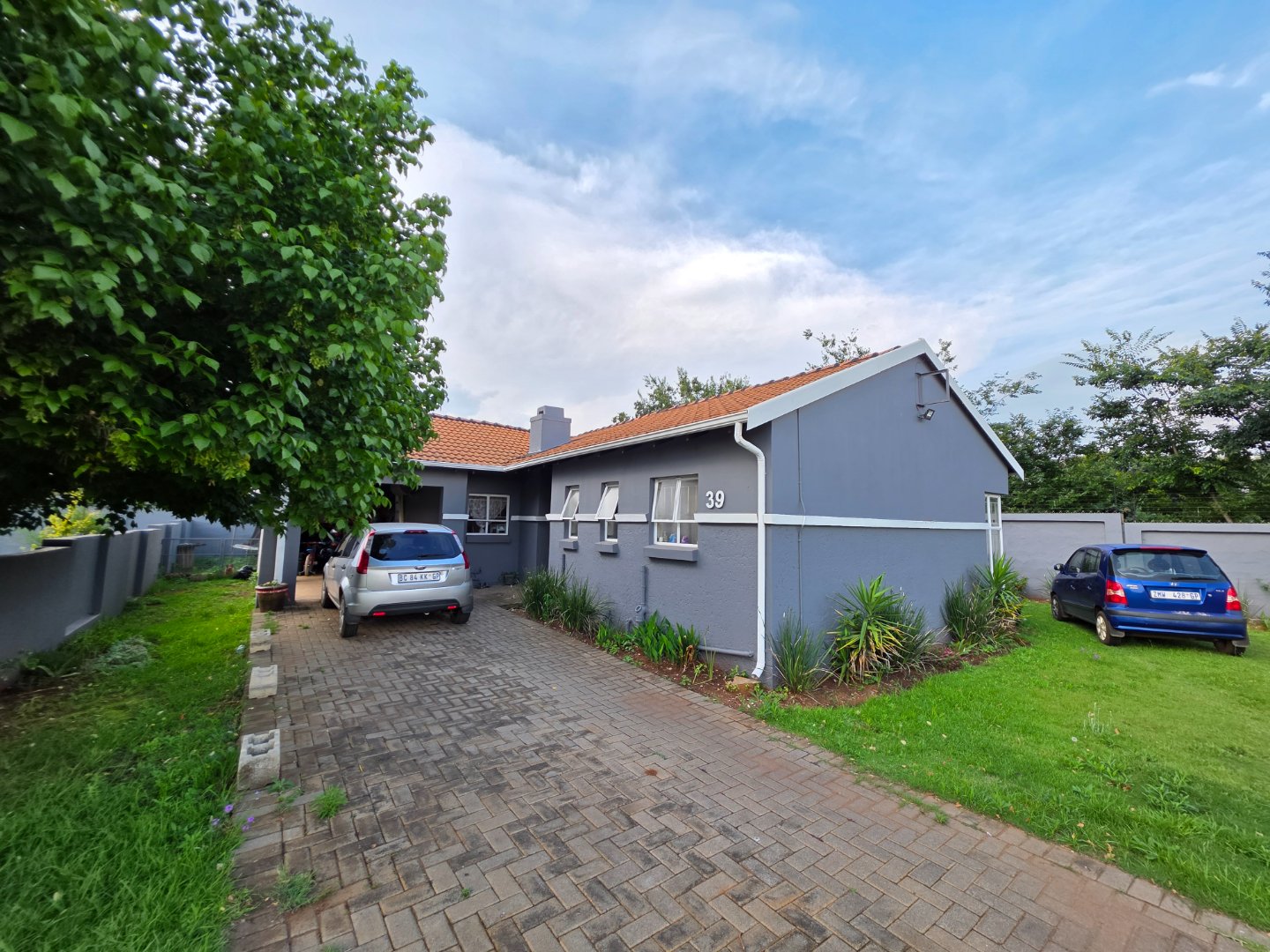 Neat 2-Bedroom Townhouse for Sale in Kookrus.