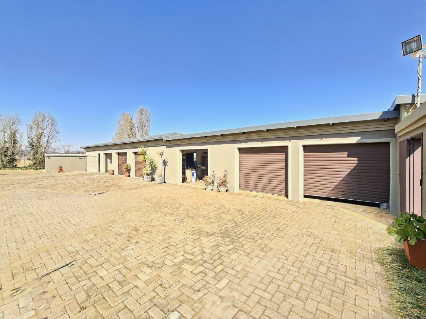 GARAGES