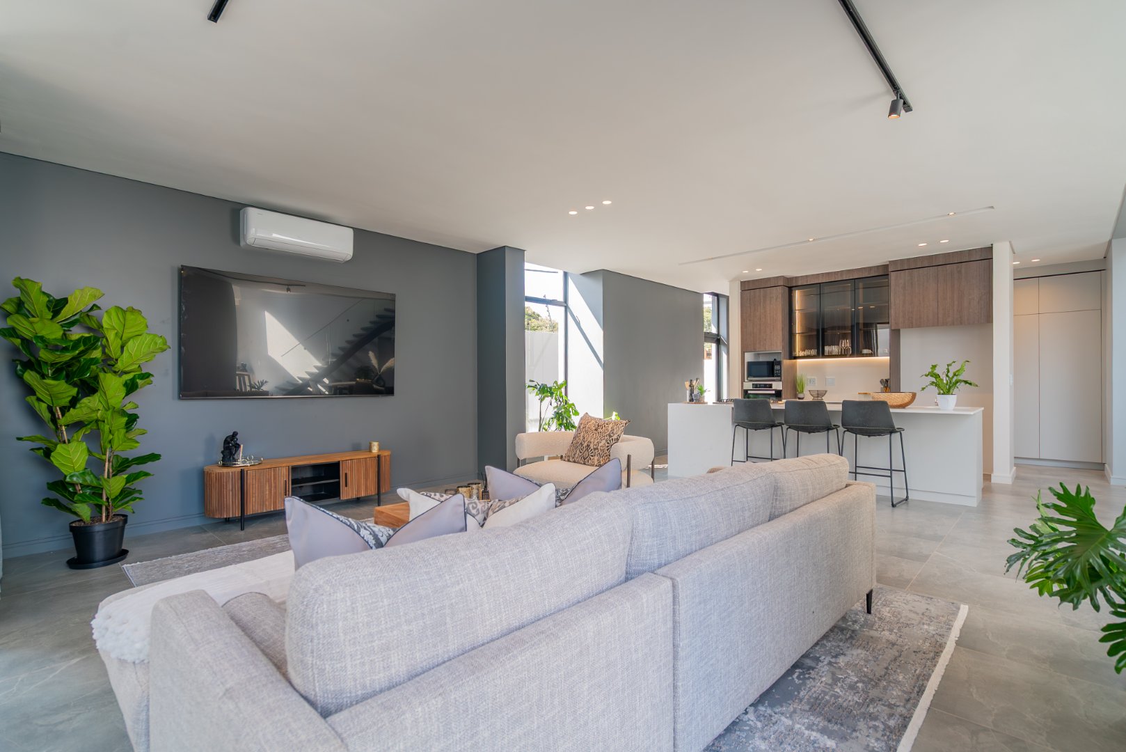 Off-Plan Freehold Luxury in a 24-Hour Boomed Atholl Enclave: Four Final Stands, 12-Month Build