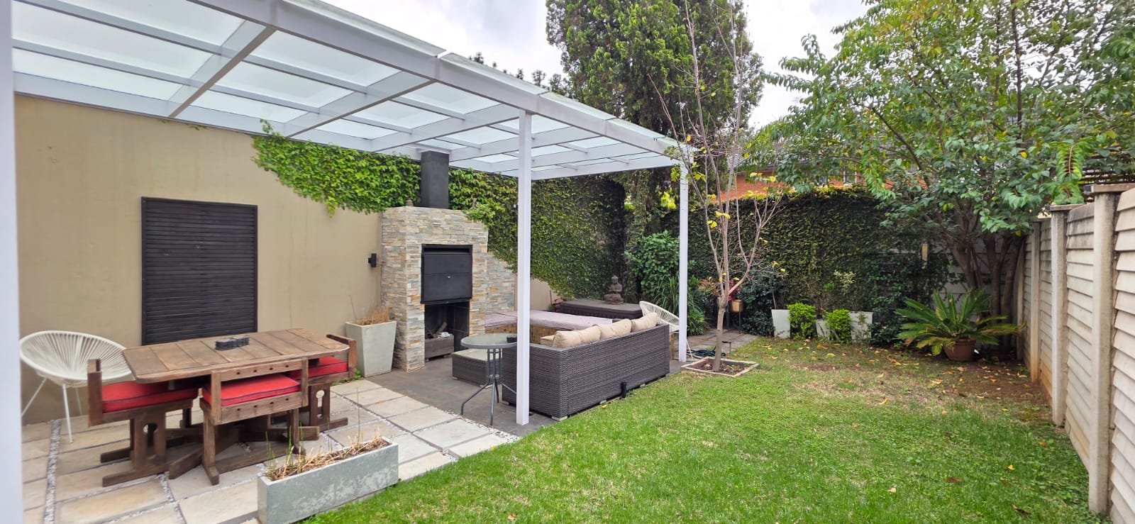 Spacious 3-Bedroom Townhouse with Exceptional Outdoor Living