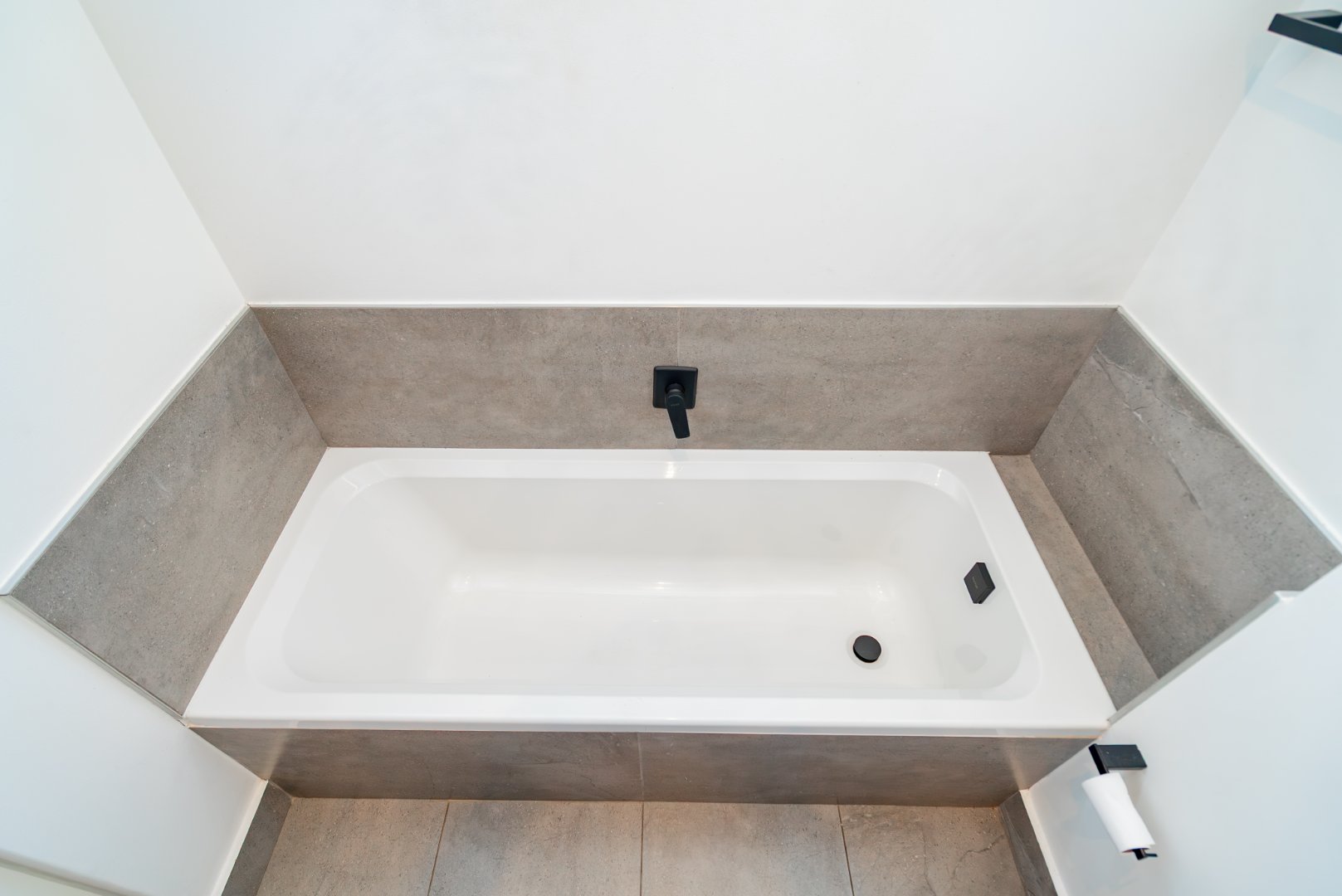 Modern 3 Bed Hyde Park Townhouse with Solar, PJ Lounge & Double Garage