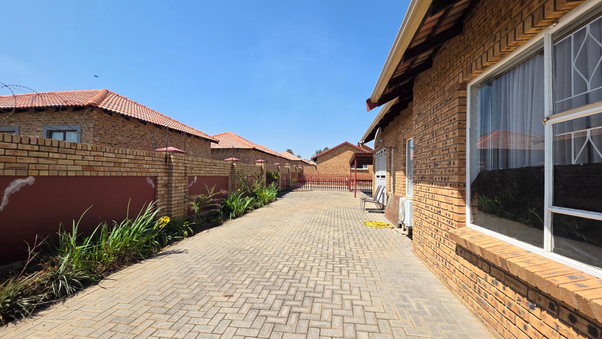 Modern Townhouse Living: Discover Your Perfect Urban Retreat