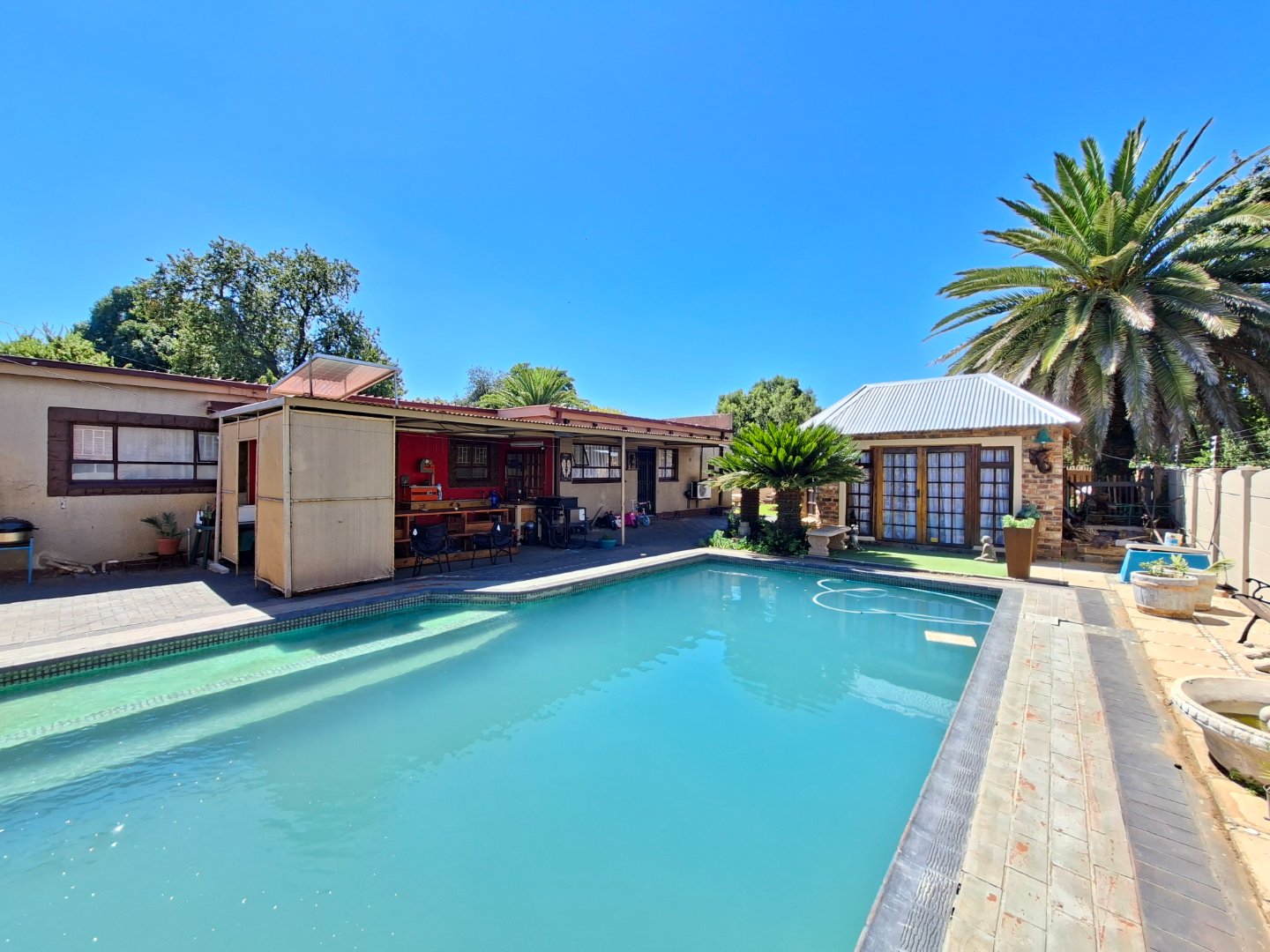 Spacious Family Home with Flatlet and Excellent Entertainment Areas