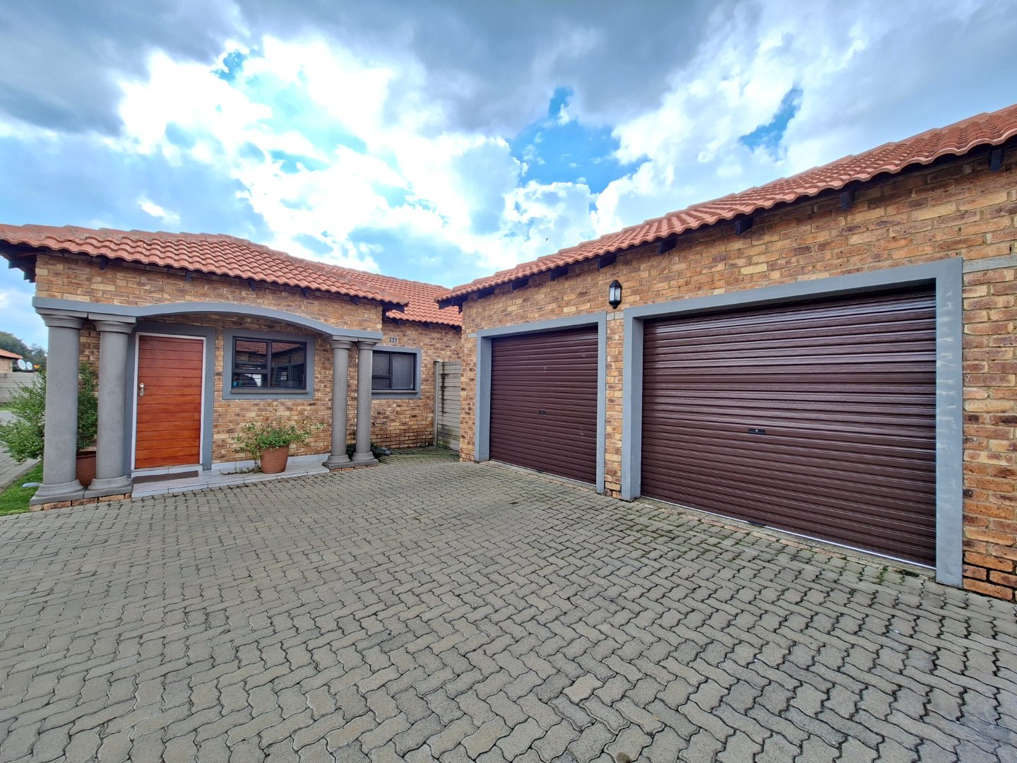 Open plan haven in Riversdale living