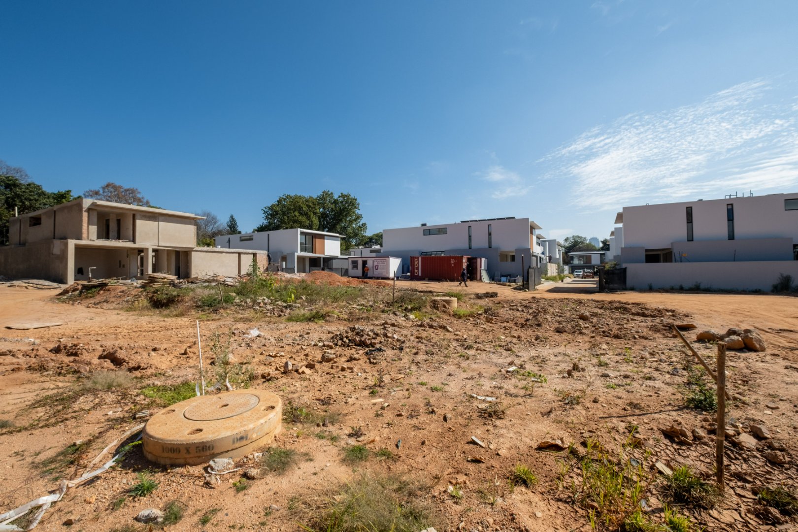 Luxury Cluster in Exclusive Boomed Road