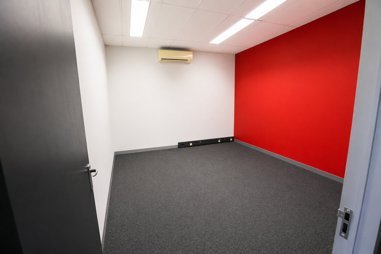 265 m² First Floor Office Suite To Let at Promenade Shopping Centre | Suite 35 | Established Mbombela CBD Workspace photo 10