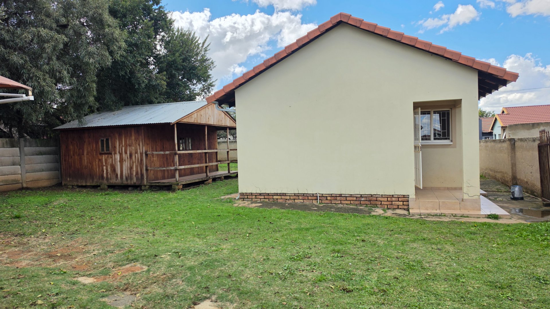 Lifestyle haven in Bergsig with fibre and solar geyser