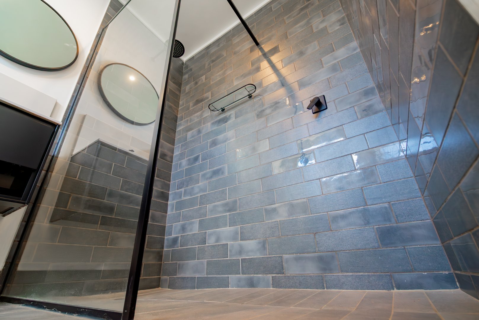 Modern 3 Bed Hyde Park Townhouse with Solar, PJ Lounge & Double Garage