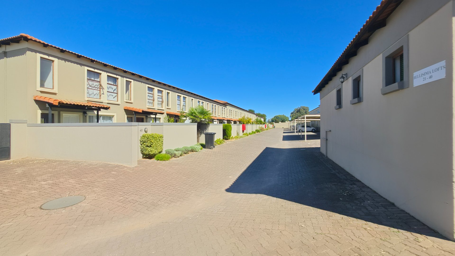 Central Heidelberg apartment with secure living 