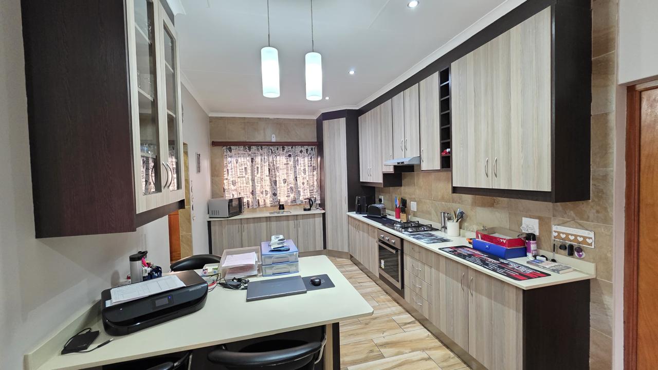 Photo 5