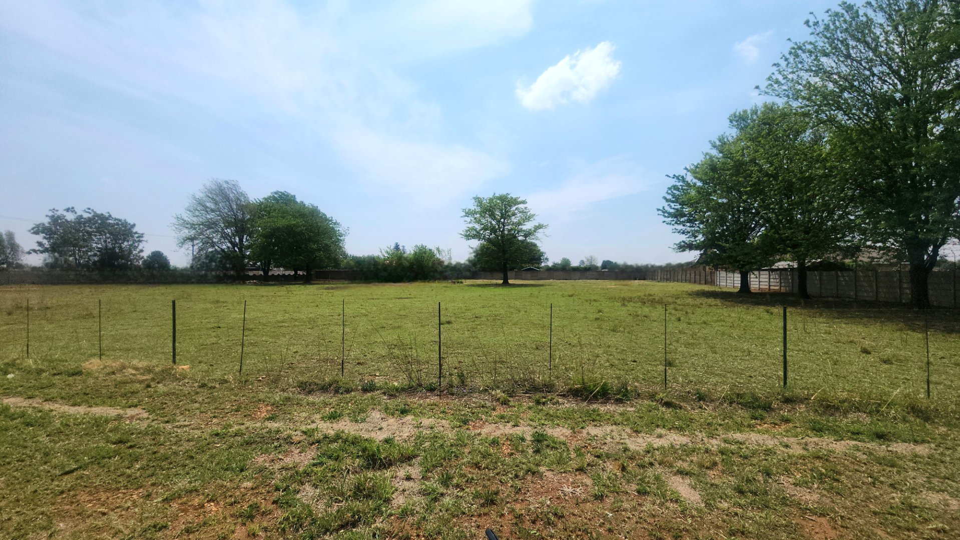 A DEVELOPERS DREAM,AT  A PERFECT LOCATION