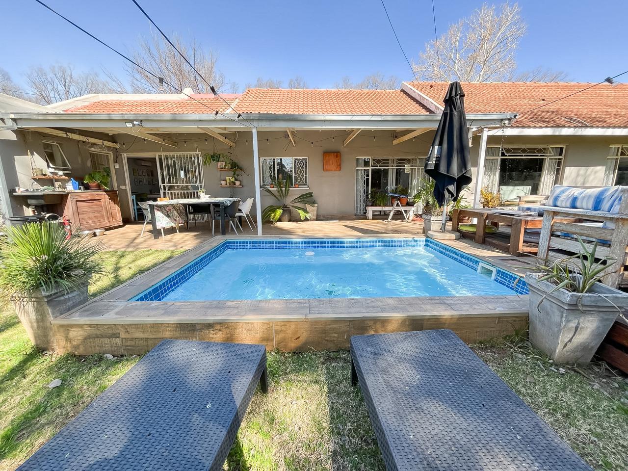 Spacious Family home with Flatlet & Pool