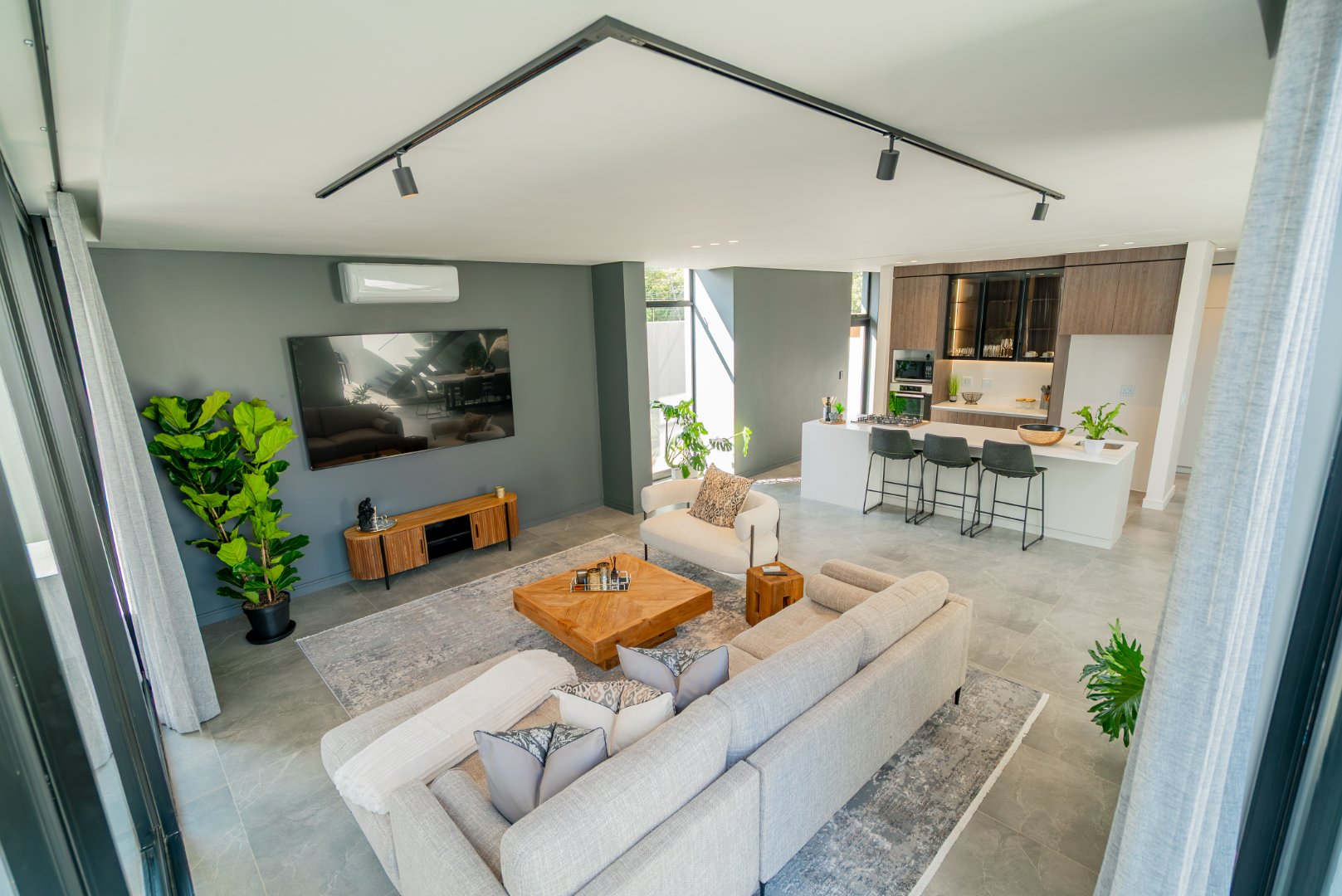 Off-Plan Freehold Luxury in a 24-Hour Boomed Atholl Enclave: Four Final Stands, 12-Month Build