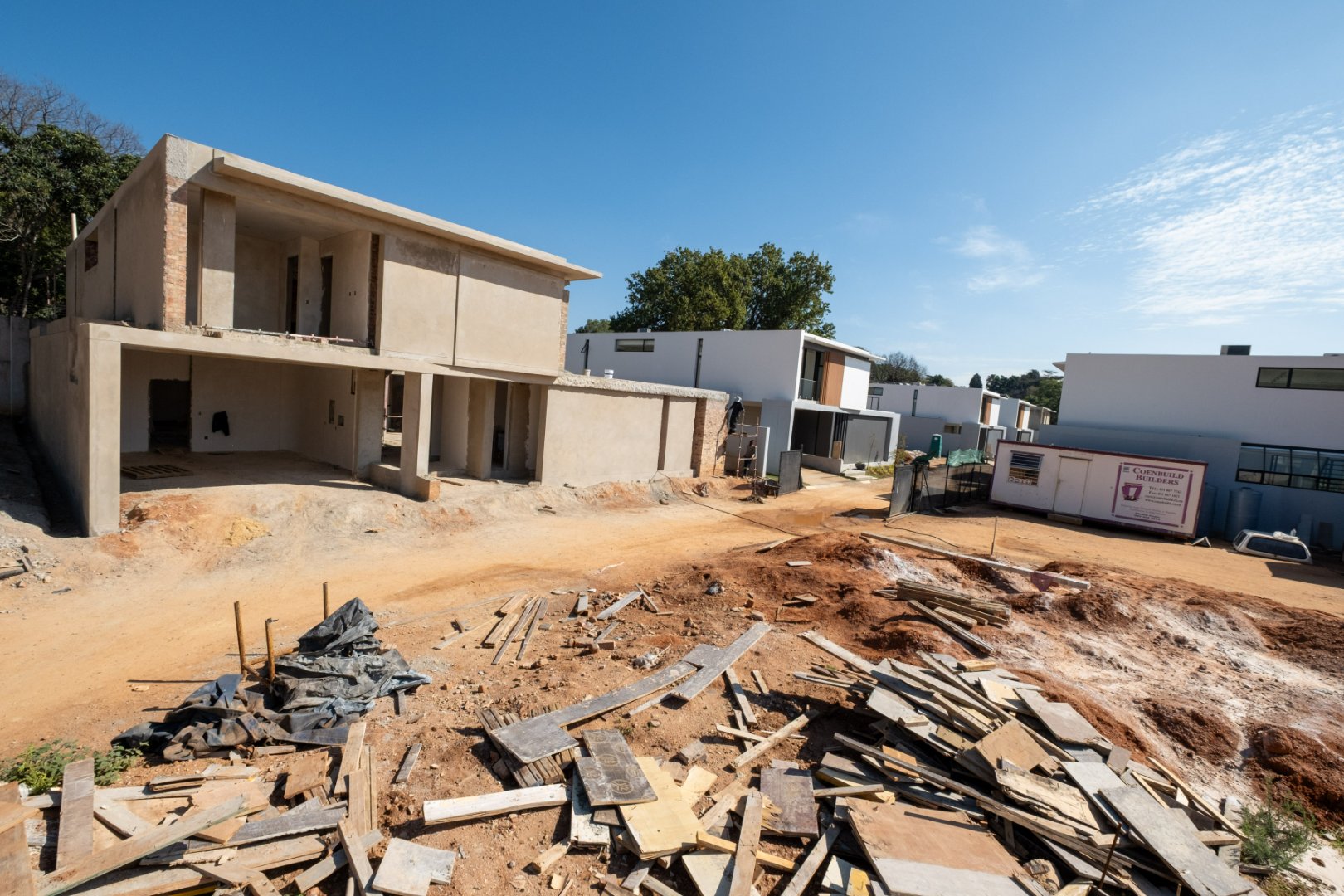 Luxury Cluster in Exclusive Boomed Road