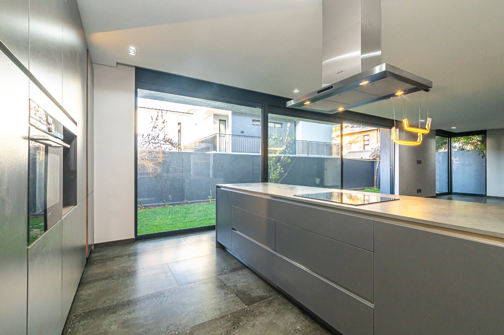 Executive Townhouse with Staff Accommodation