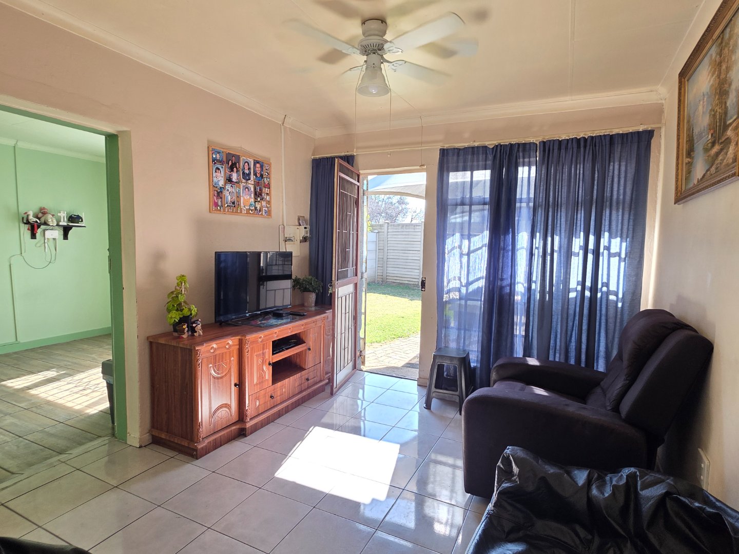 LOUNGE FLAT 2