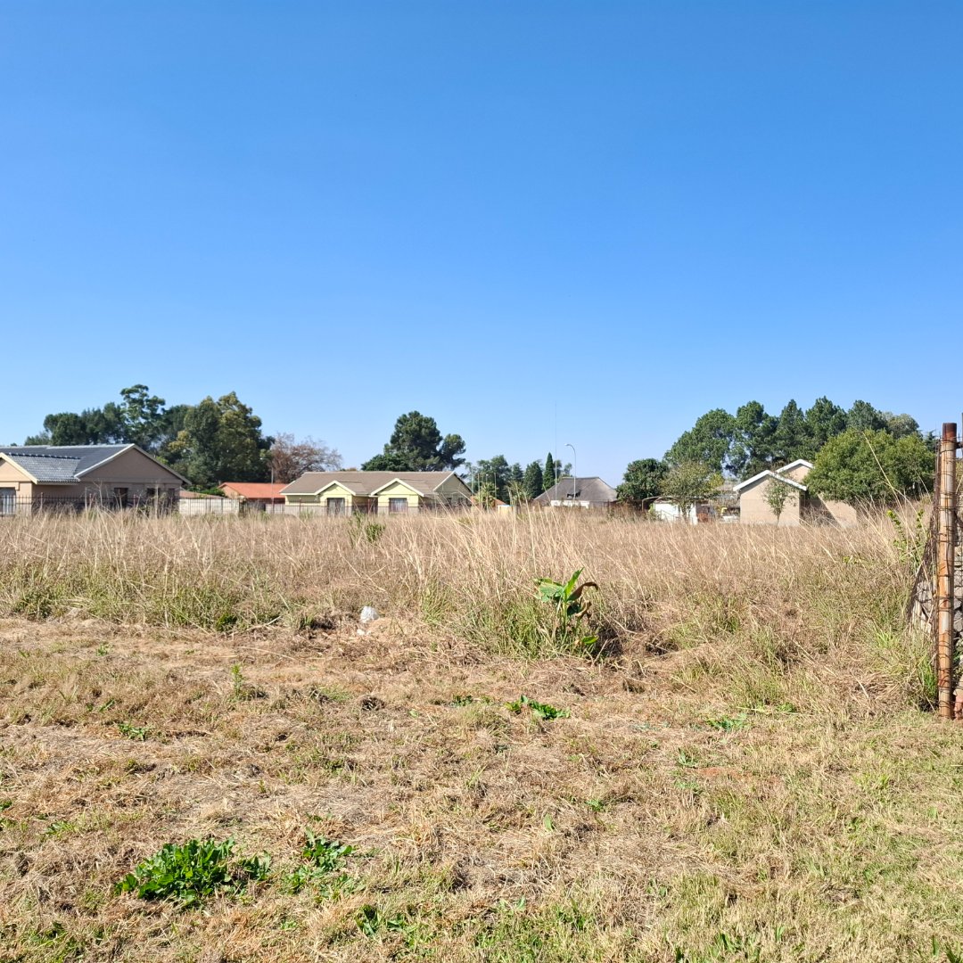 VACANT LAND FOR SALE IN KOOKRUS.