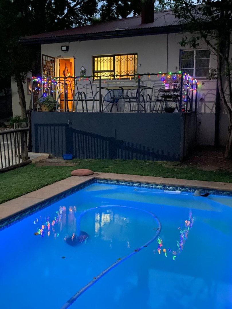 RIVERFRONT  PROPERTY FOR SALE WITH A FLATLET.