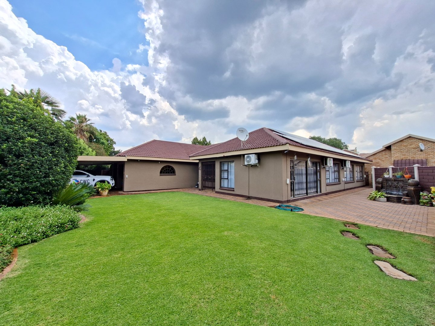 Modern Family Home with Pool, Second Dwelling & Fully Off-Grid Living