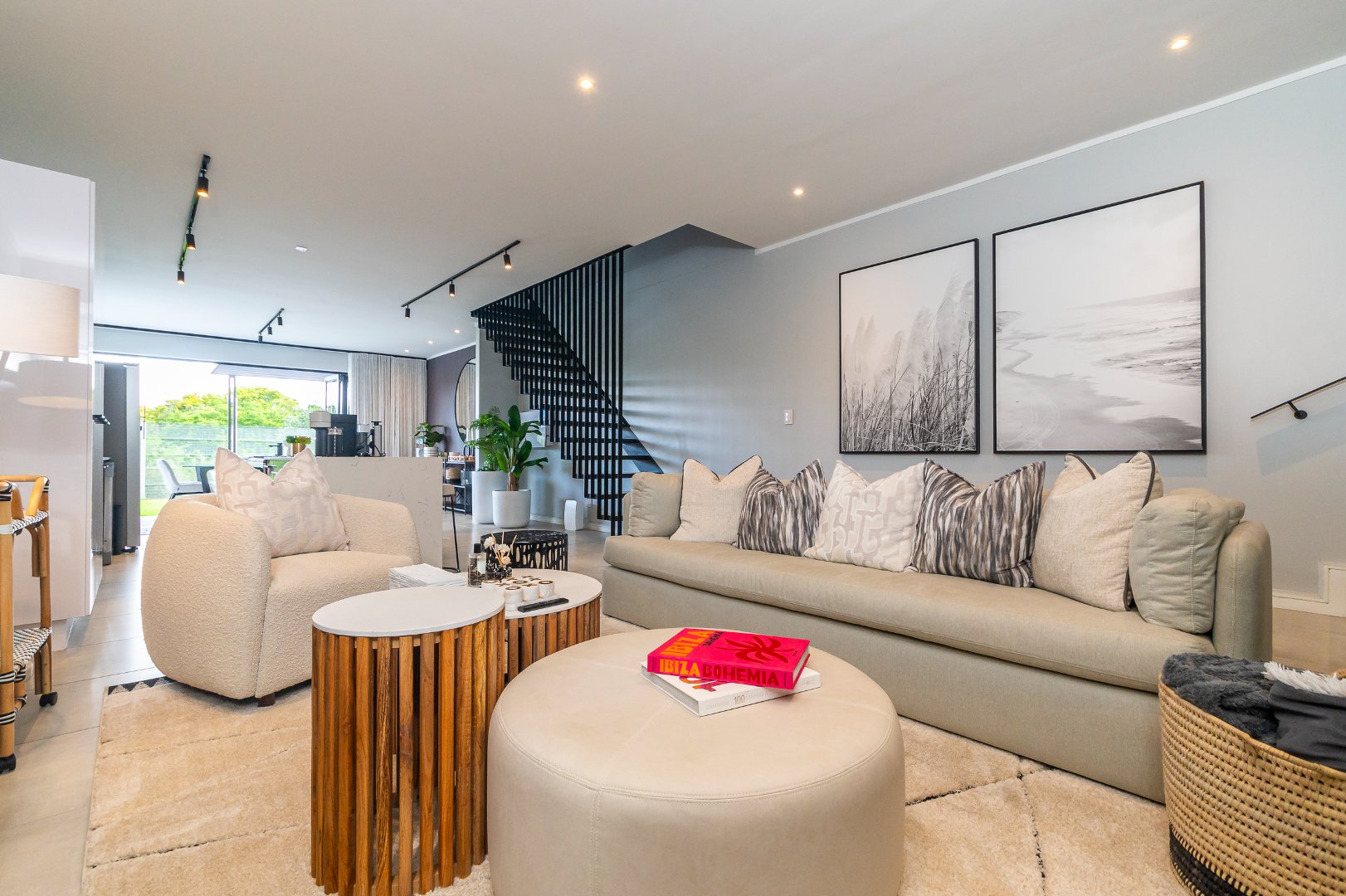 Executive Townhouse with View of Sandton Skyline
