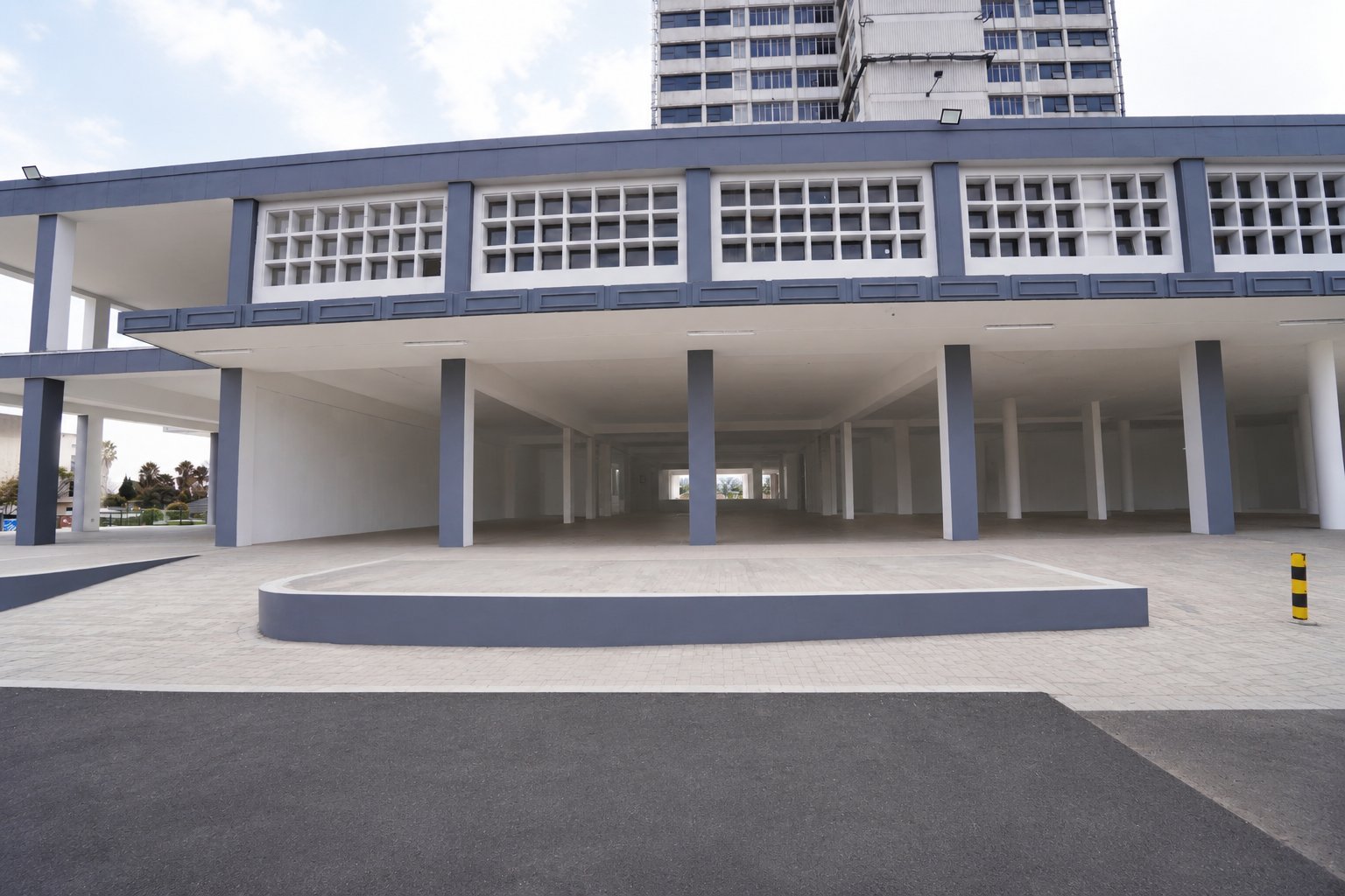 4,400 m² First-Floor Retail Space to Let at One on First | Large-Format Opportunity in Dunvegan photo 4