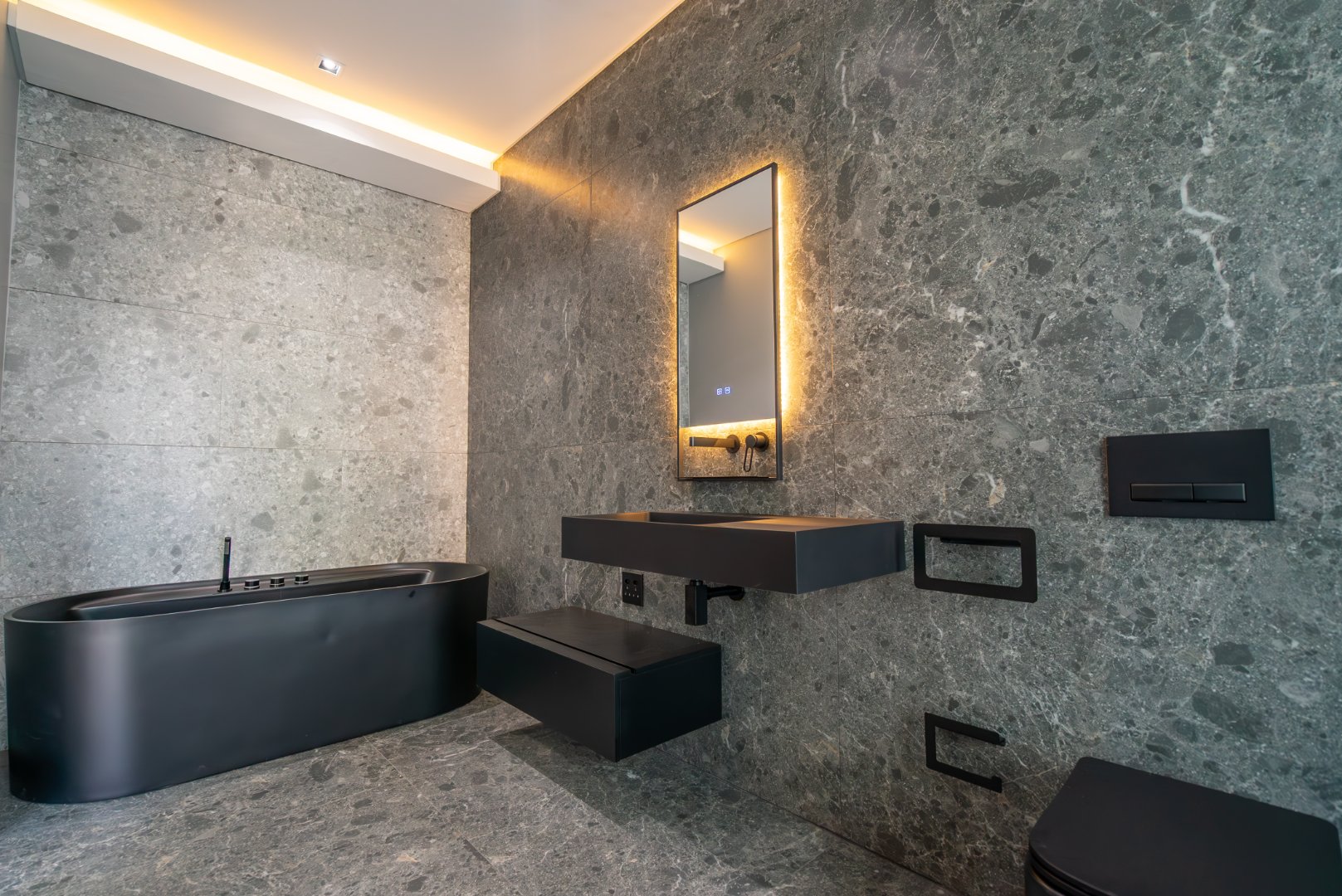 Ultra Exclusive Hyde Park Cluster Living Move In Ready Luxury Residence
