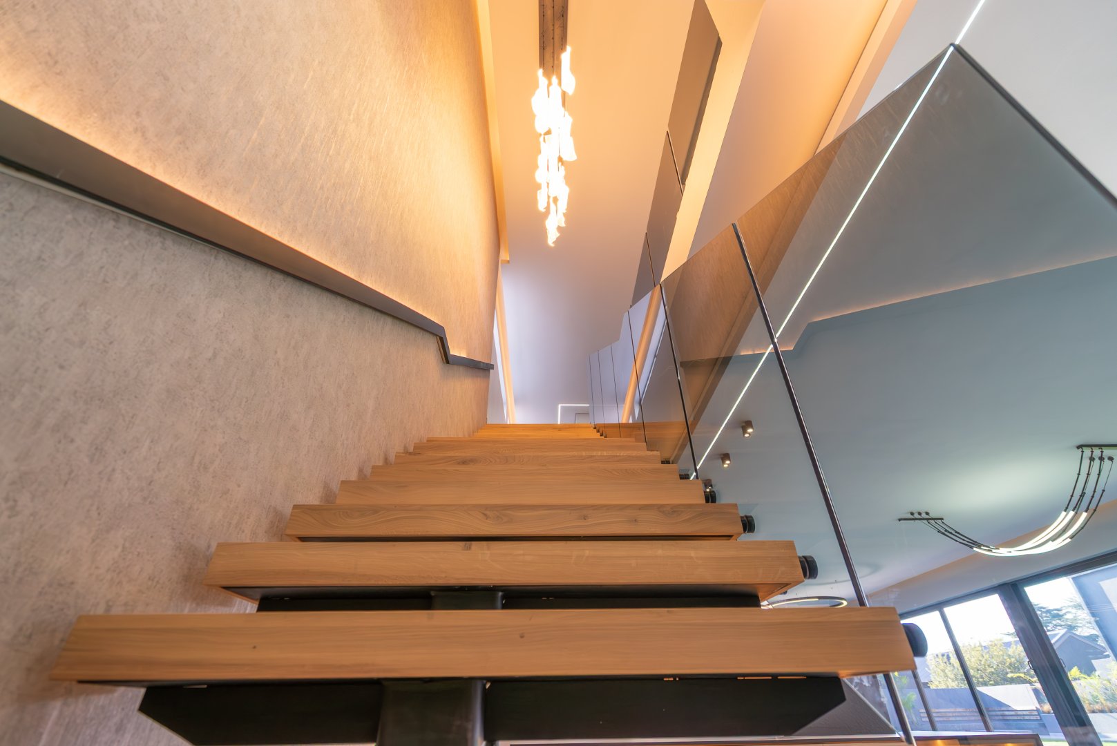 Ultra Exclusive Hyde Park Cluster Living Move In Ready Luxury Residence