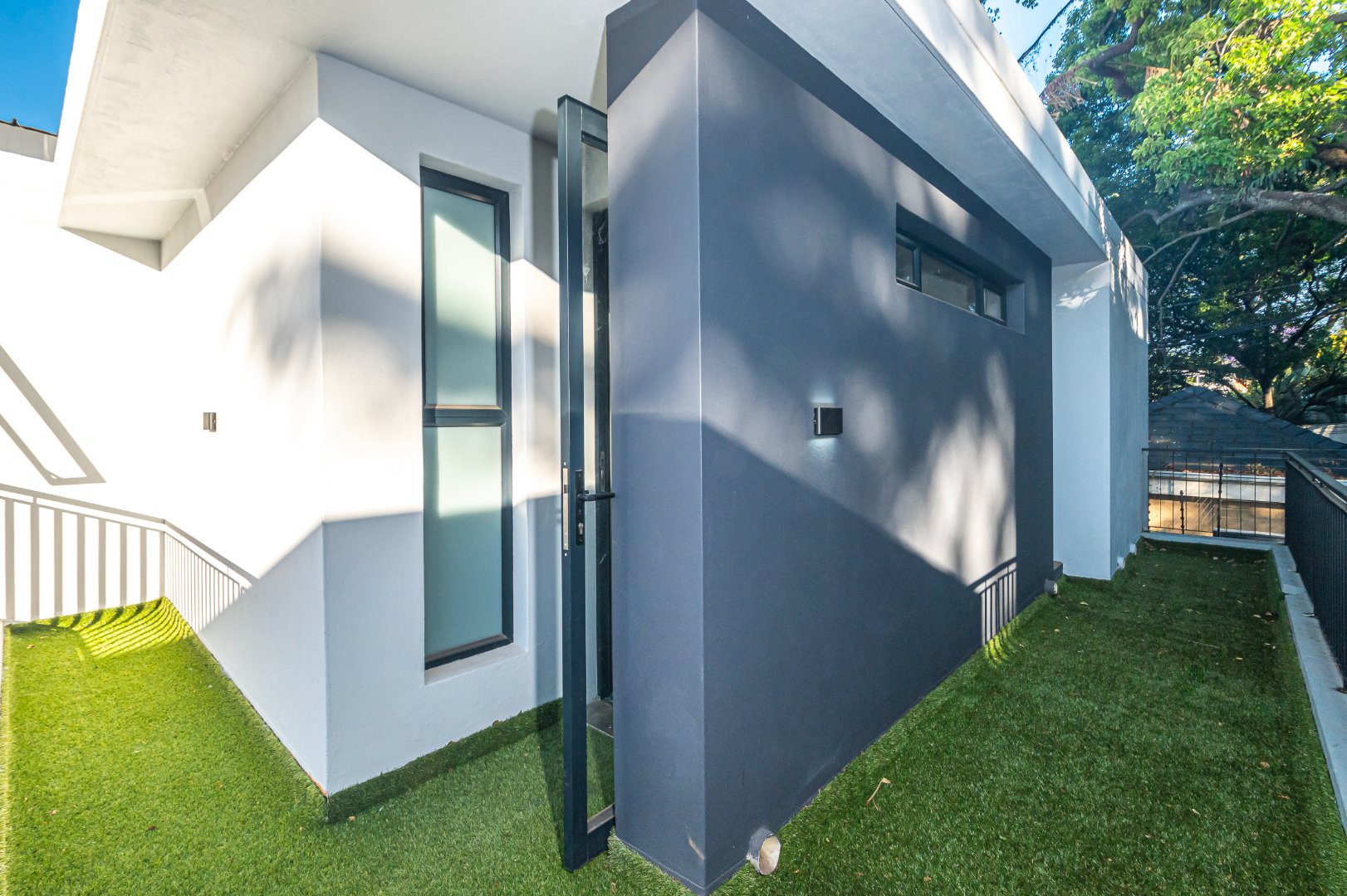 Executive Townhouse with Staff Accommodation