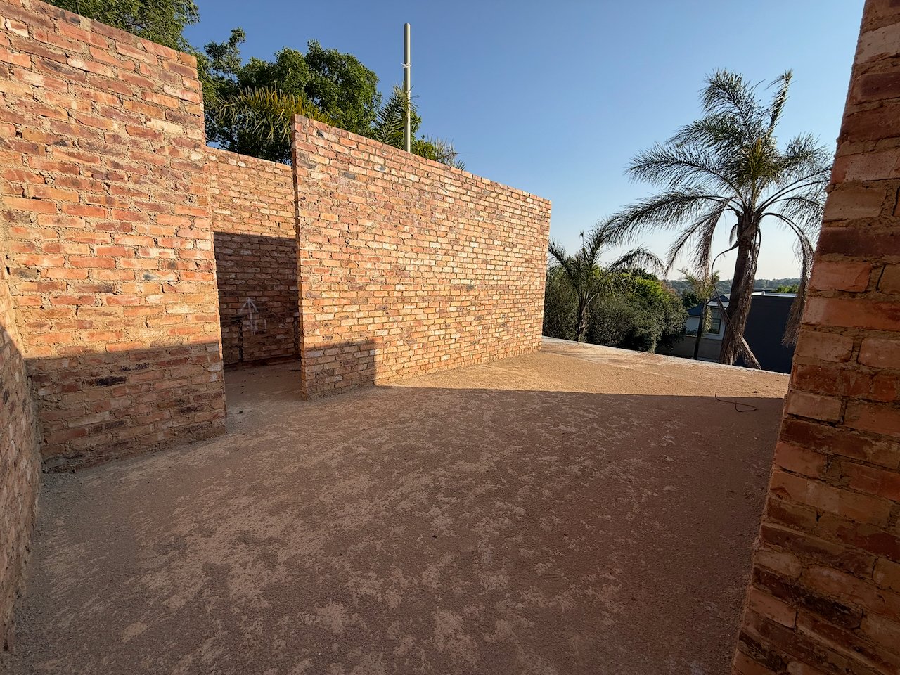 Choose Your Finishes: 670 m² Villa Behind a Double Boom in Sandhurst