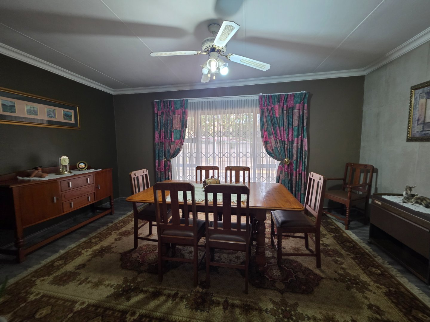 DININGROOM