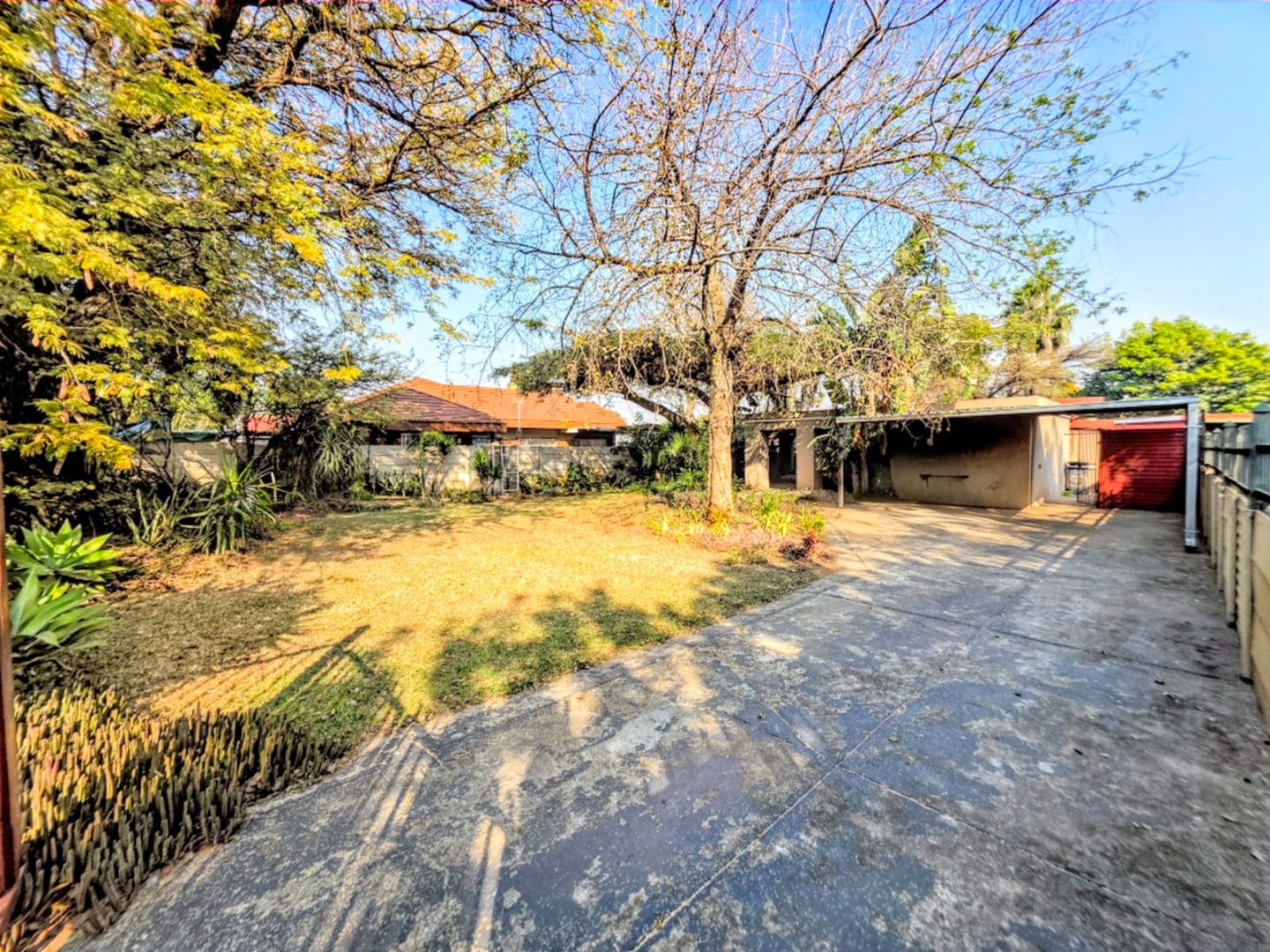 Spacious Family Home with Separate Flatlet on a Generous Stand in East Lynn