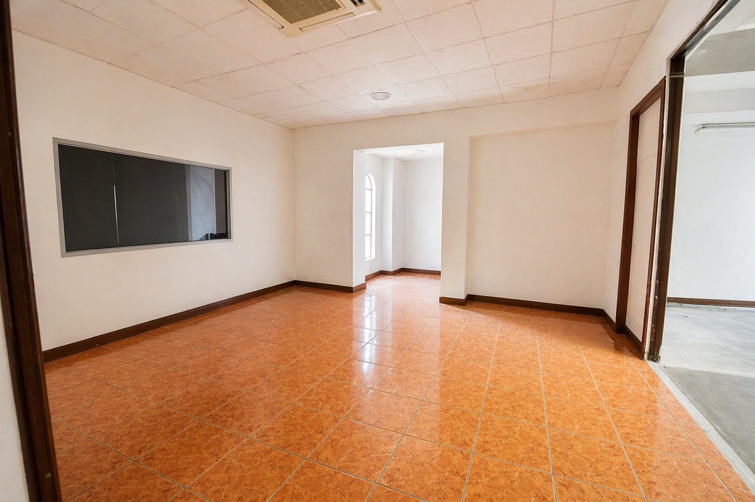 229 m² First Floor Office Suite To Let at Promenade Shopping Centre | Suite 27 | Central Mbombela Business Address photo 3