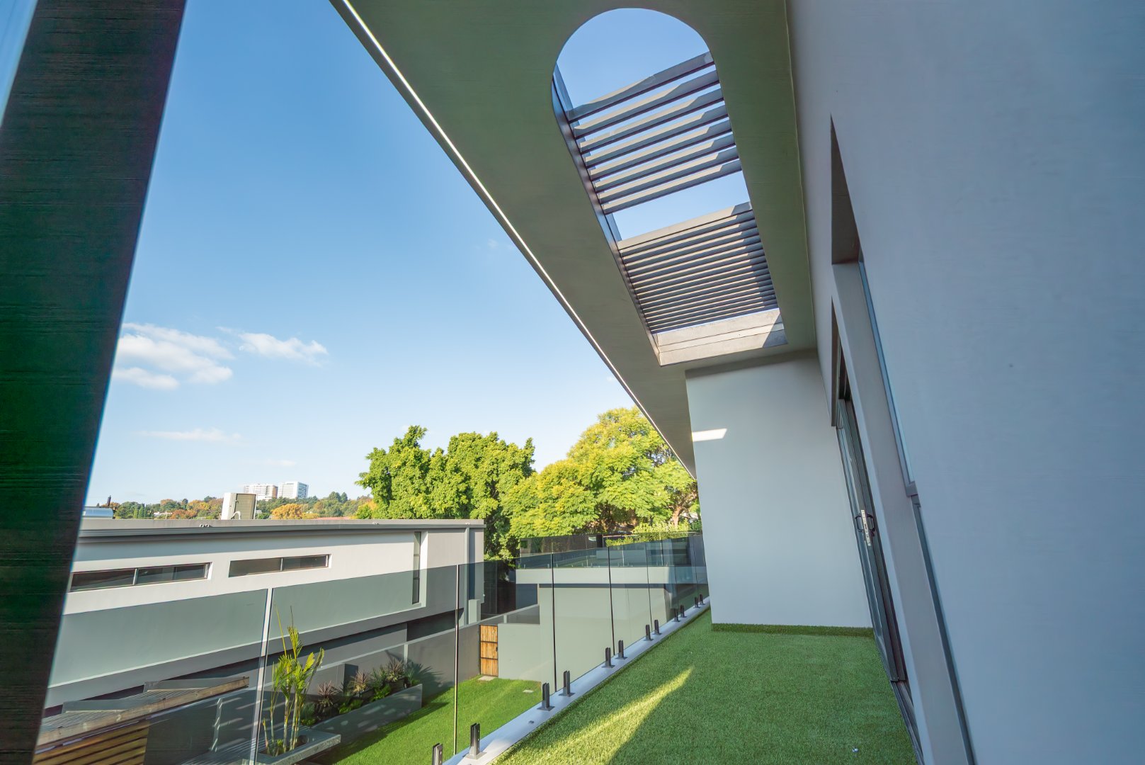 Ultra Exclusive Hyde Park Cluster Living Move In Ready Luxury Residence