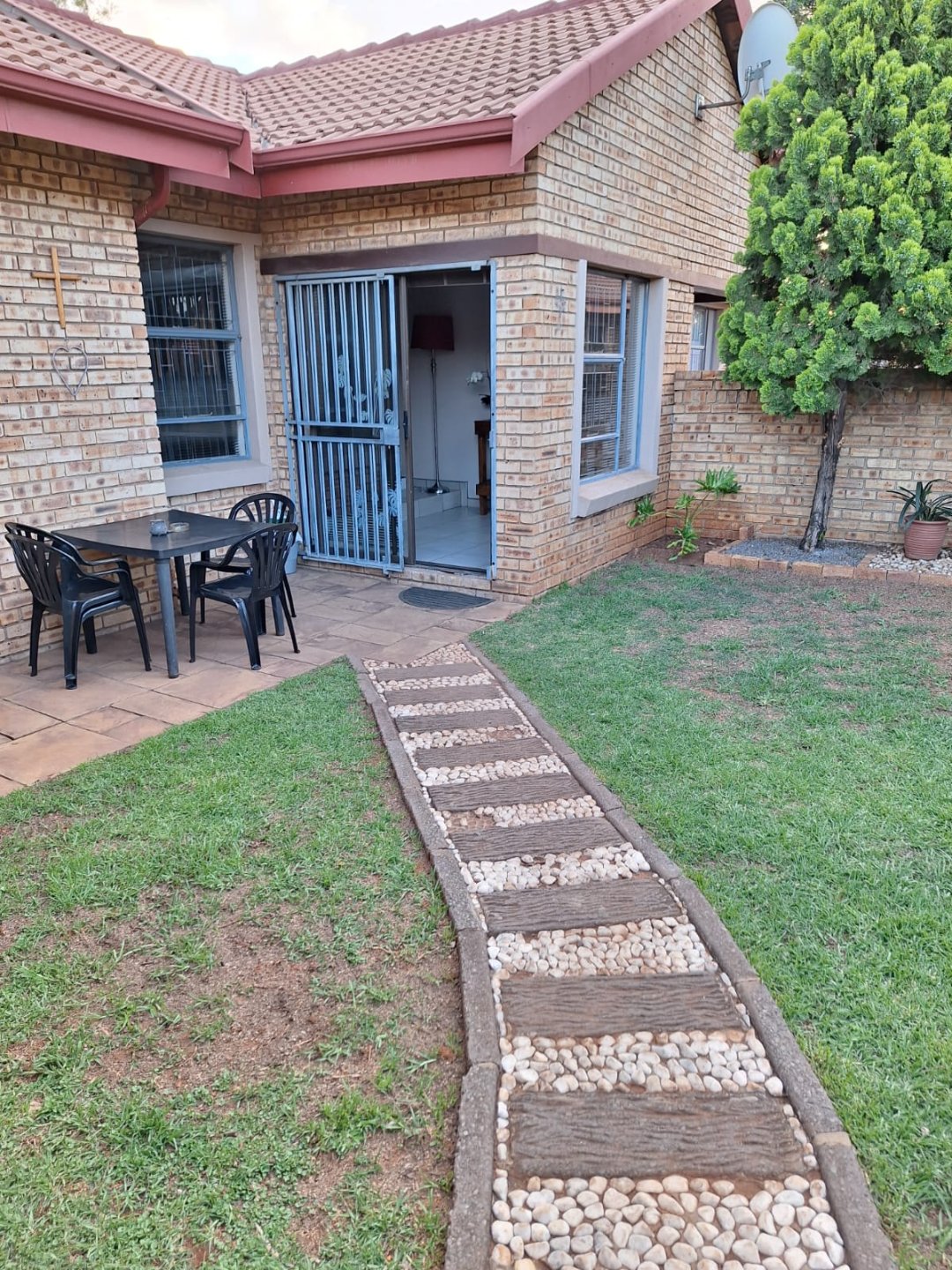 THE MOST COSIEST AND COMFORTABLE TOWNHOUSE IN A SECURE COMPLEX