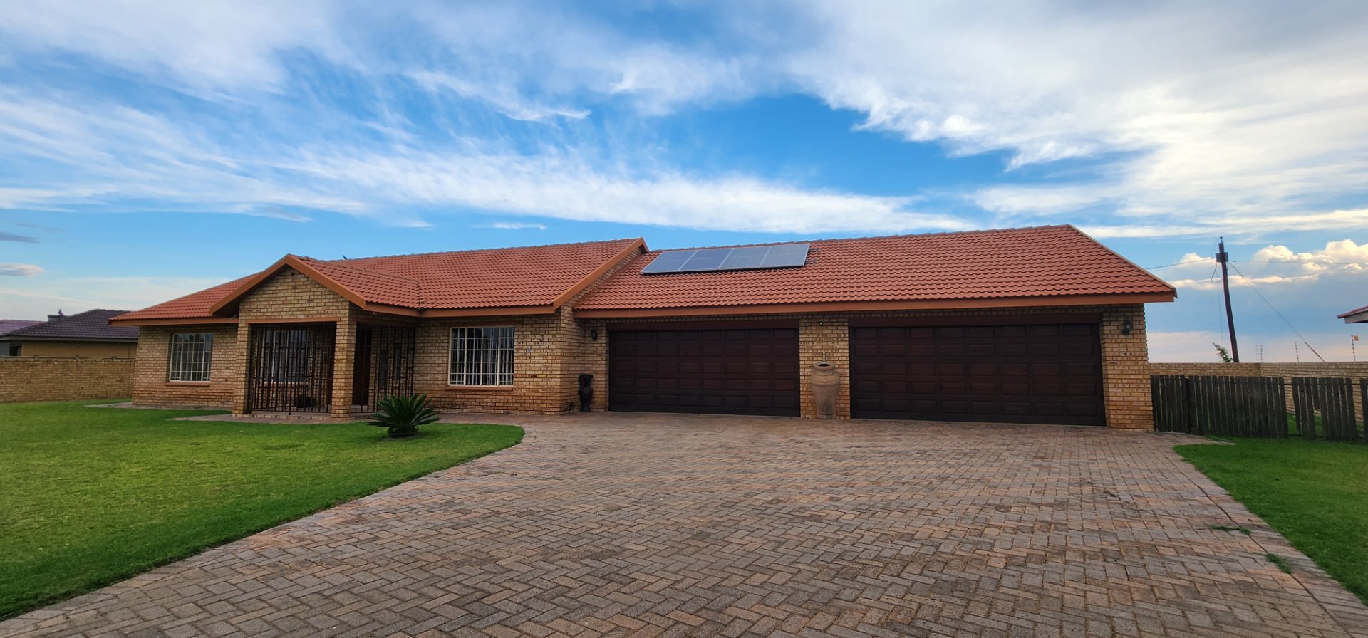 STUNNING, STUNNING  PROPERTY NEW IN THE MARKET