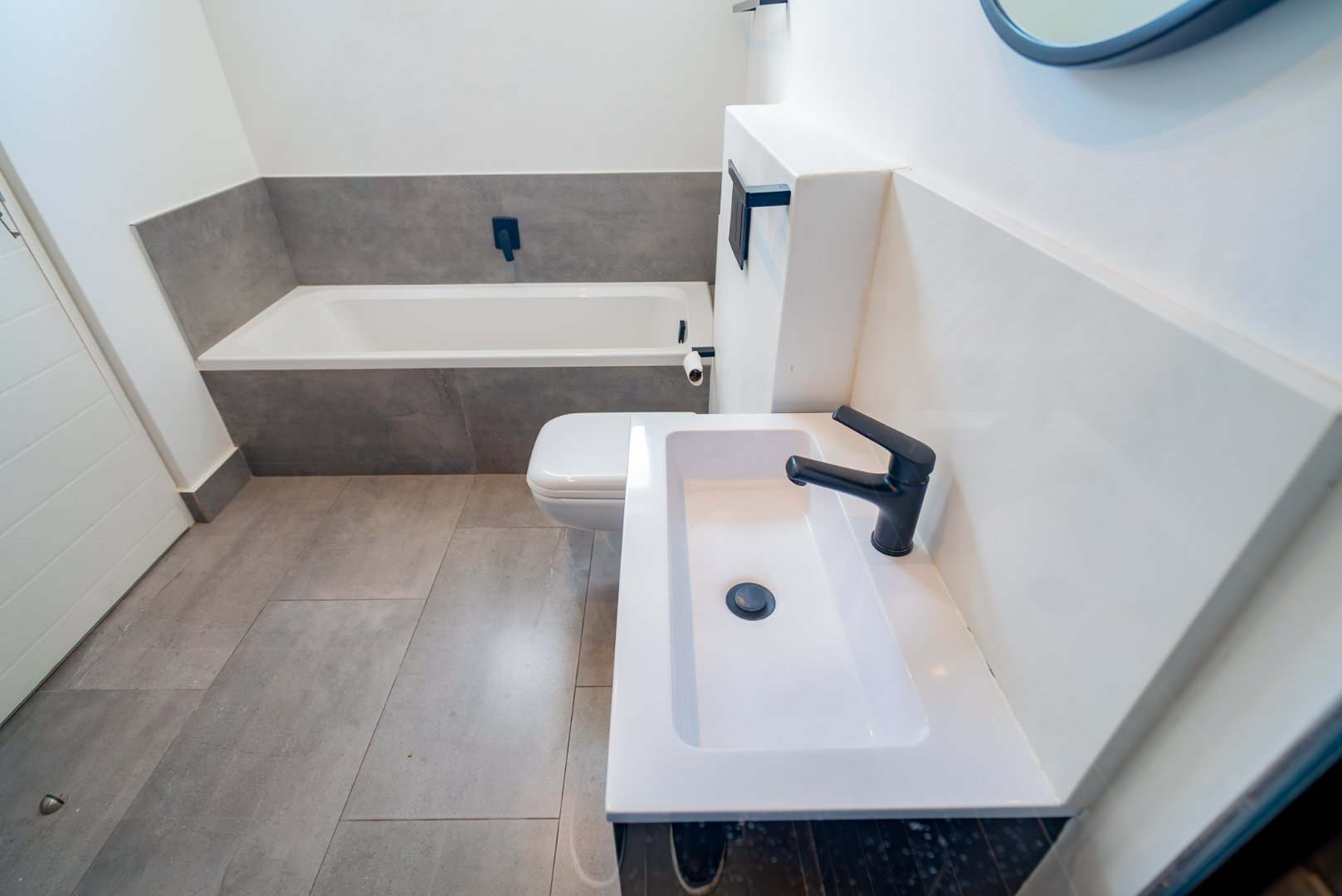 Modern 3 Bed Hyde Park Townhouse with Solar, PJ Lounge & Double Garage
