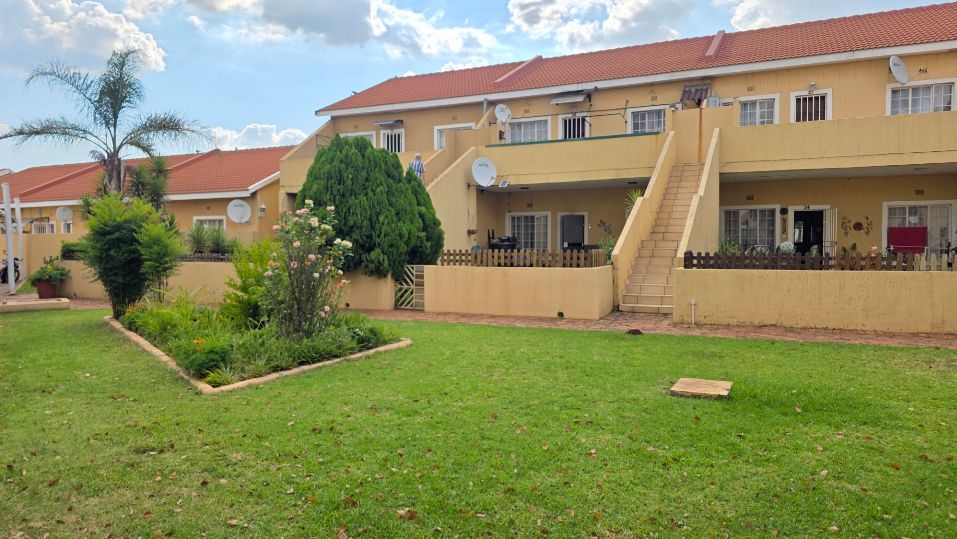 LOOKING FOR A OPPORTUNITY TO  STAY IN YOUR OWN PRIVATE SPACE, THEN THIS IS AN AFFORDABLE  OPTION