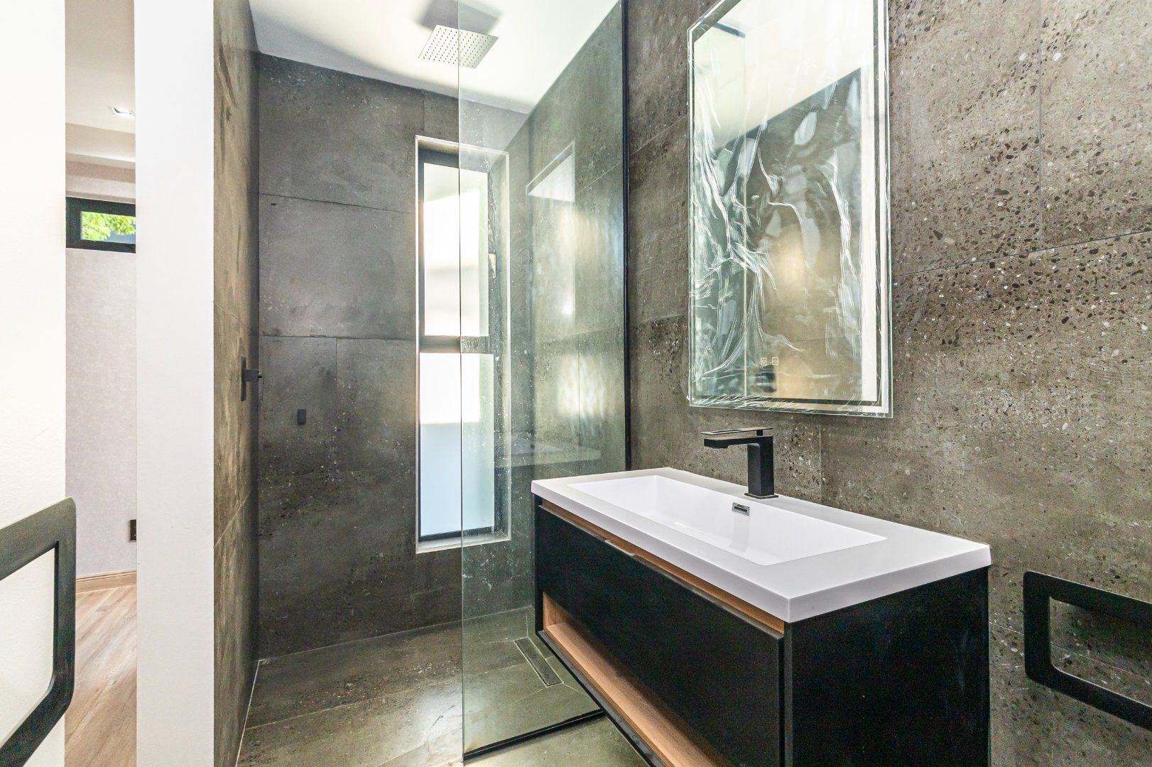 Executive Townhouse with Staff Accommodation