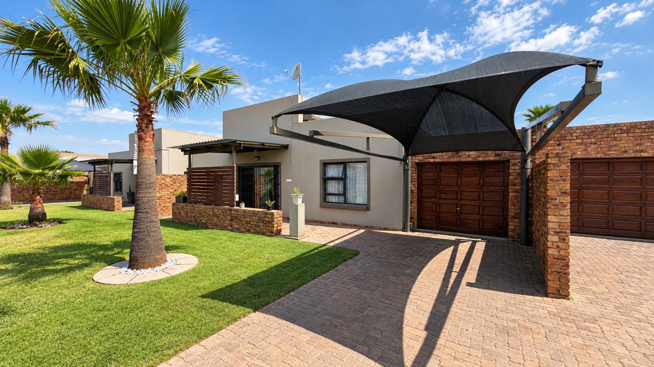 Free-Standing 2-Bedroom Unit in Secure Complex