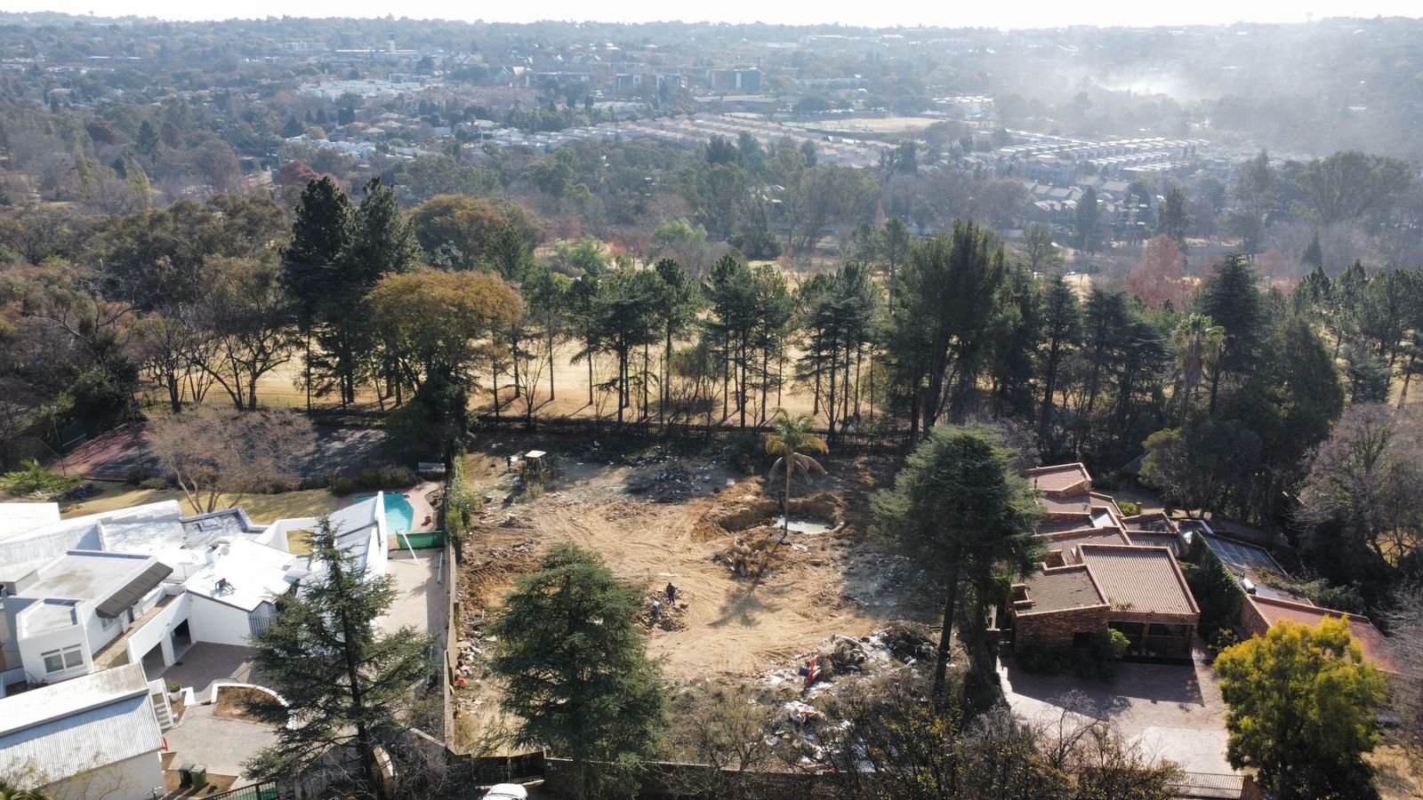 Luxury Cluster on the Fairway in Exclusive Boomed Suburb