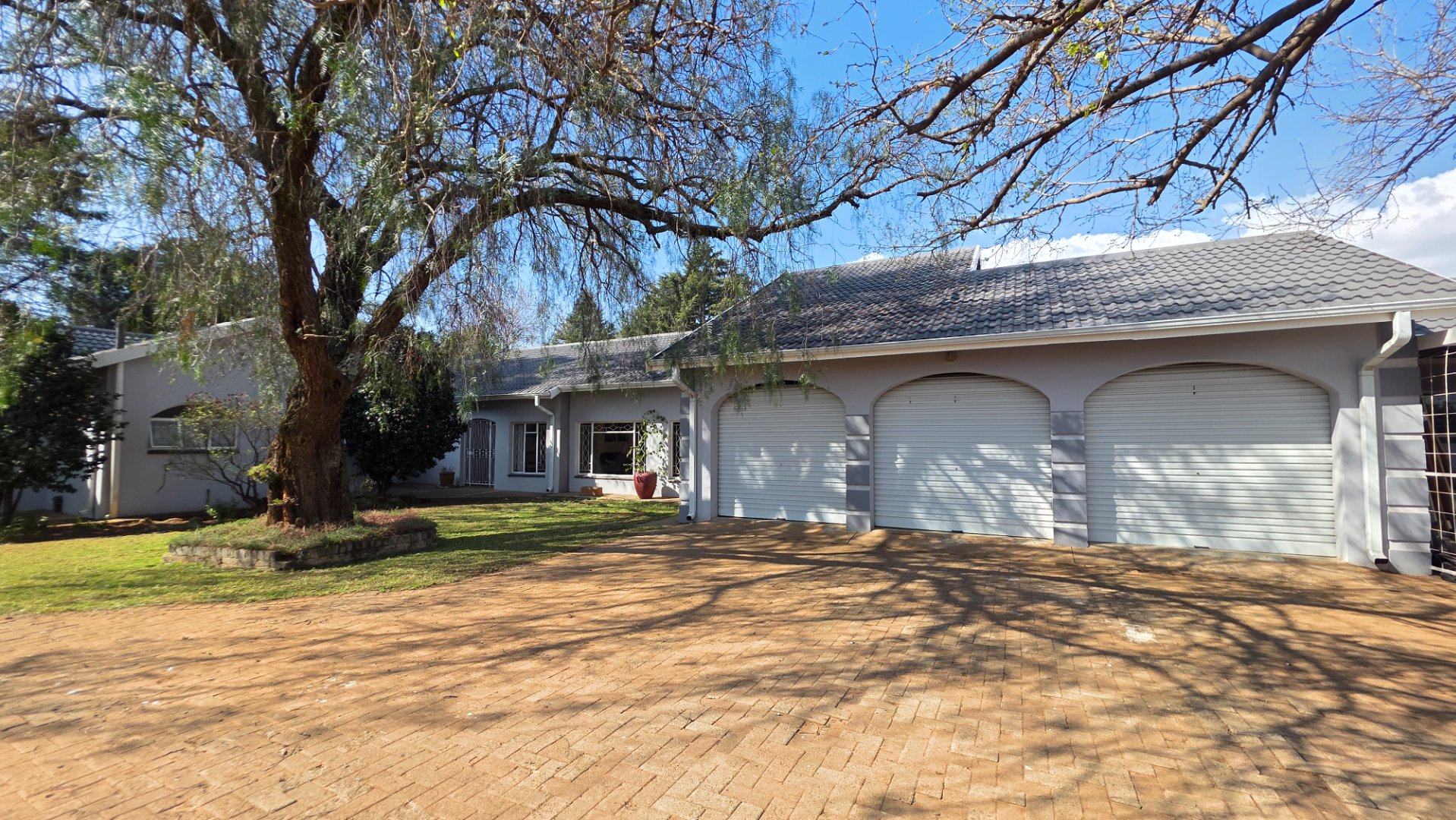 GARAGES