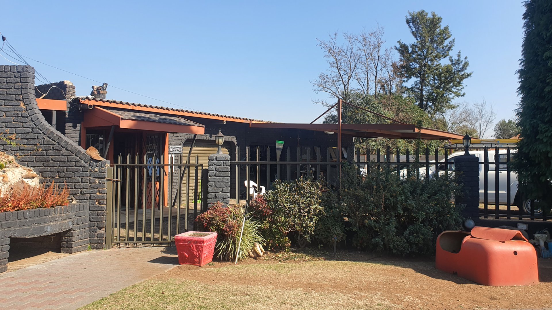 ENTRANCE TO MAIN HOUSE